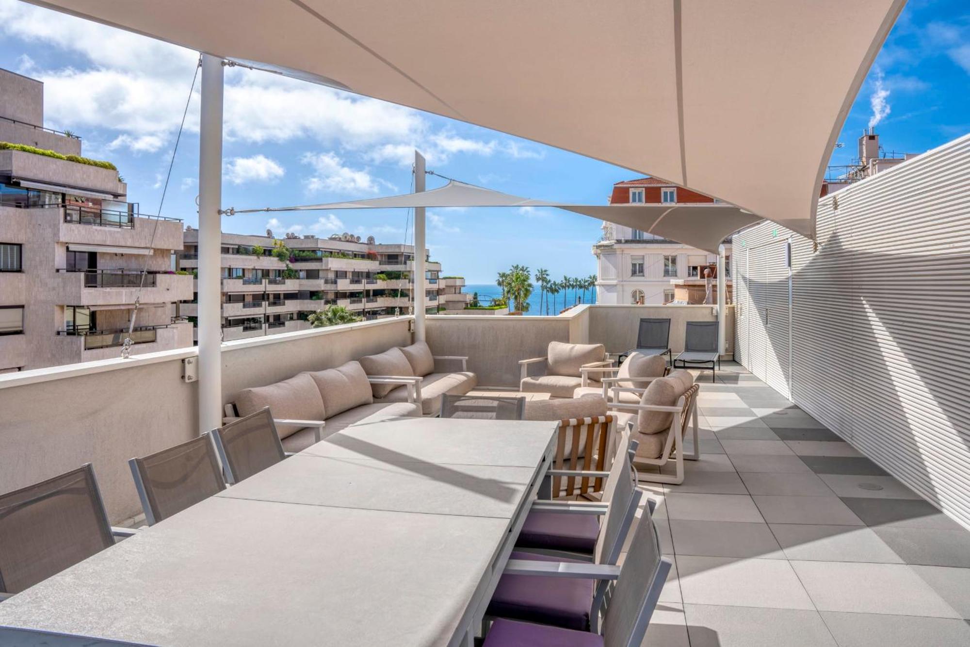 Ref 1071 - Center - 5mins To The Palais Des Festivals *